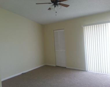 3203 Poolside Drive - Photo Thumbnail 5
