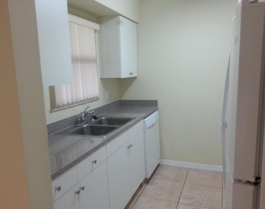 3203 Poolside Drive - Photo Thumbnail 2