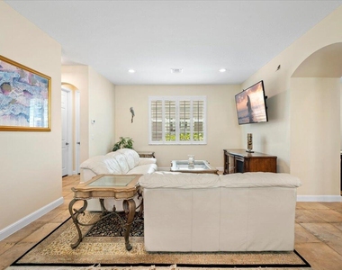513 Tomahawk Court - Photo Thumbnail 1