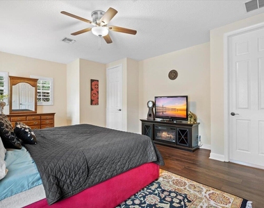 513 Tomahawk Court - Photo Thumbnail 13
