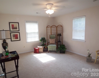 4307 Claybury Court - Photo Thumbnail 3