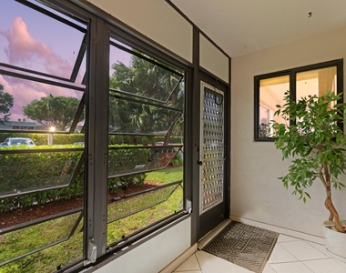 15450 Pembridge Avenue - Photo Thumbnail 1