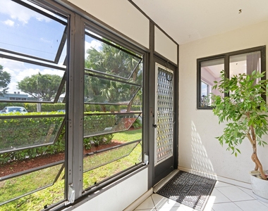 15450 Pembridge Avenue - Photo Thumbnail 15