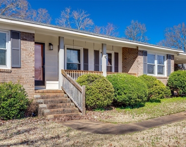 1615 Tillman Street - Photo Thumbnail 3