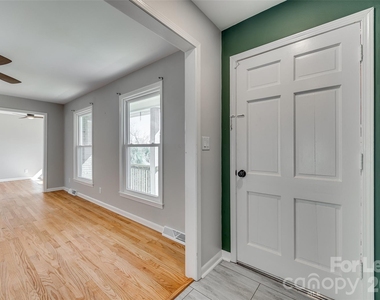 1615 Tillman Street - Photo Thumbnail 4