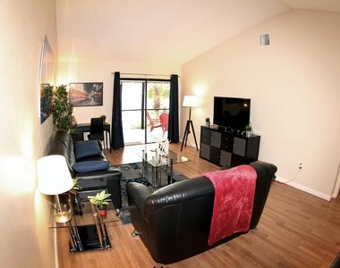 1308 White Pine Drive - Photo Thumbnail 9