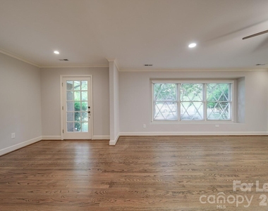 6700 Castlegate Drive - Photo Thumbnail 38