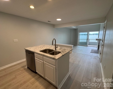 363 Northwest Drive - Photo Thumbnail 11