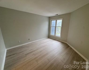 363 Northwest Drive - Photo Thumbnail 17