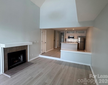 363 Northwest Drive - Photo Thumbnail 6