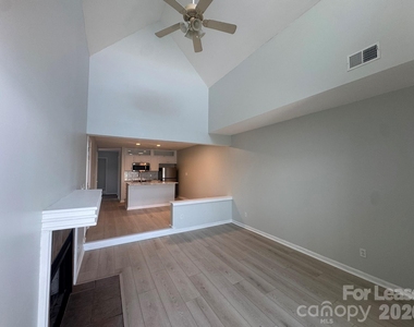 363 Northwest Drive - Photo Thumbnail 7