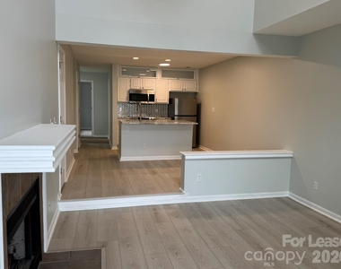 363 Northwest Drive - Photo Thumbnail 4