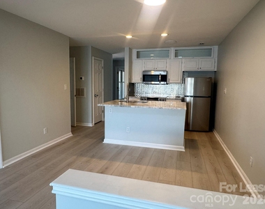363 Northwest Drive - Photo Thumbnail 9