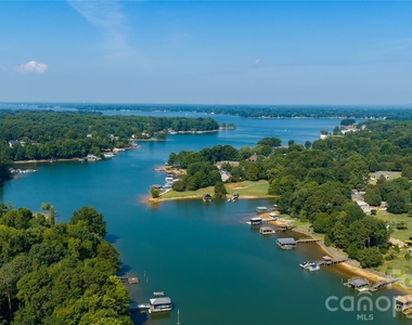 116 Langtree Shore Drive - Photo Thumbnail 13