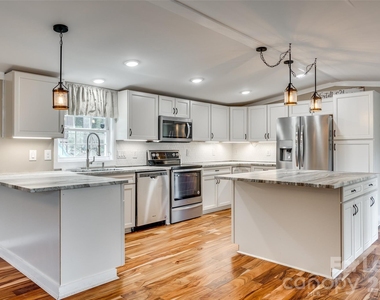 7274 Charlotte Highway - Photo Thumbnail 6