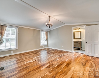 7274 Charlotte Highway - Photo Thumbnail 11