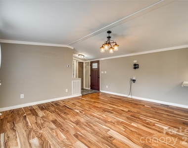 7274 Charlotte Highway - Photo Thumbnail 5