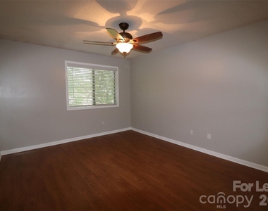 1472 Riverwood Court - Photo Thumbnail 7