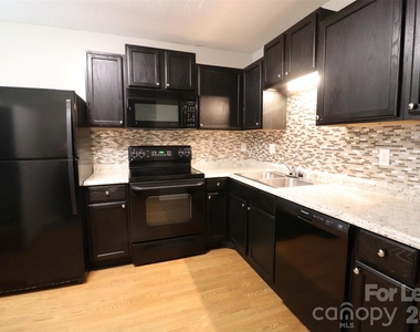 1472 Riverwood Court - Photo Thumbnail 1