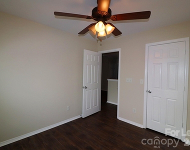 13011 Lake Erie Lane - Photo Thumbnail 9