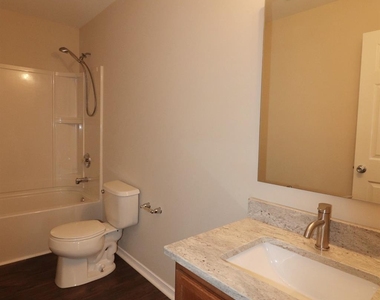 13011 Lake Erie Lane - Photo Thumbnail 6