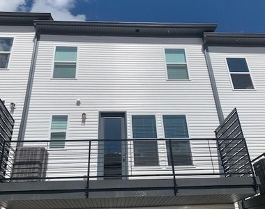 2324 Donnelly Hills Lane - Photo Thumbnail 12