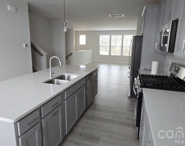 2324 Donnelly Hills Lane - Photo Thumbnail 37