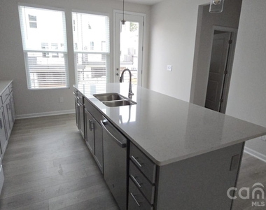 2324 Donnelly Hills Lane - Photo Thumbnail 35