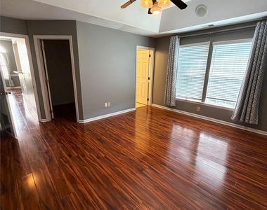 900 Gretna Green Drive - Photo Thumbnail 6