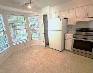 900 Gretna Green Drive - Photo Thumbnail 4