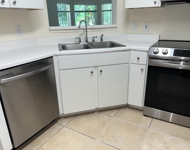 2350 Nw 33rd Street - Photo Thumbnail 10