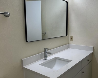 2350 Nw 33rd Street - Photo Thumbnail 20