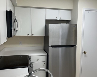 2350 Nw 33rd Street - Photo Thumbnail 11