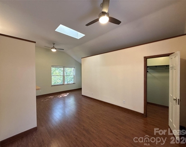 213 S Summit Avenue - Photo Thumbnail 2