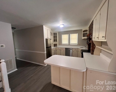 144 Mountain View Road - Photo Thumbnail 24