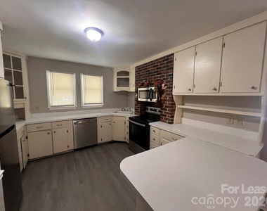 144 Mountain View Road - Photo Thumbnail 11