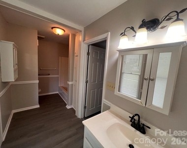 144 Mountain View Road - Photo Thumbnail 7