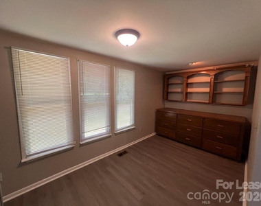 144 Mountain View Road - Photo Thumbnail 20