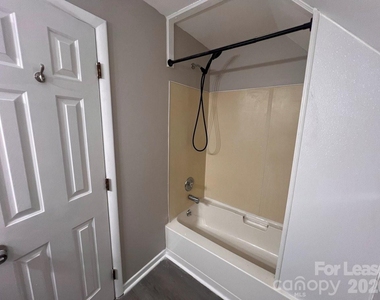 144 Mountain View Road - Photo Thumbnail 18