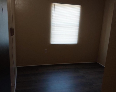 201 Osceola Avenue - Photo Thumbnail 5