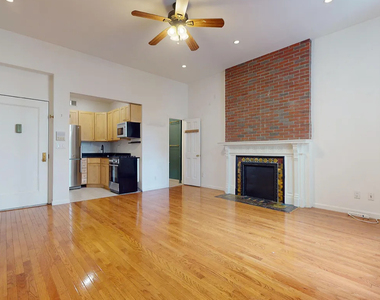 West 90th Street - Photo Thumbnail 3