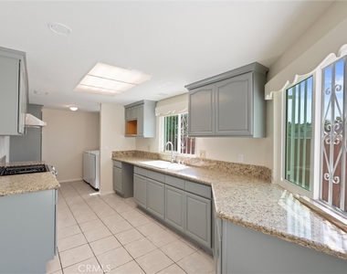 520 E Graves Avenue - Photo Thumbnail 4