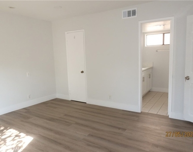 1064 S Garfield - Photo Thumbnail 8