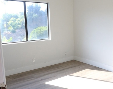 1064 S Garfield - Photo Thumbnail 6