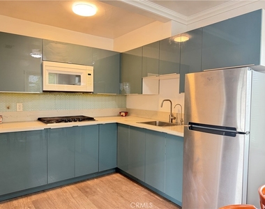 9729 W Live Oak Avenue - Photo Thumbnail 6