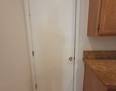 29208 Broken Arrow Way - Photo Thumbnail 11