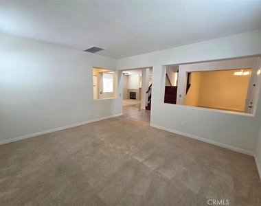 29208 Broken Arrow Way - Photo Thumbnail 6