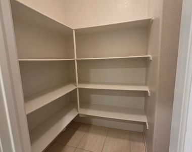 29208 Broken Arrow Way - Photo Thumbnail 10