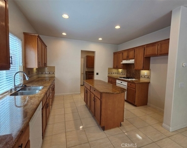 29208 Broken Arrow Way - Photo Thumbnail 16