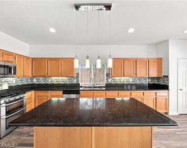 29390 Garnet - Photo Thumbnail 13